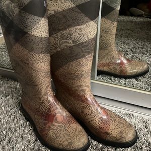 Burberry rain boots